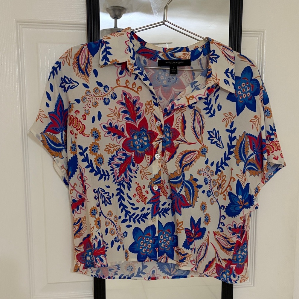 Floral Button-Up Blouse by Marc New York size small